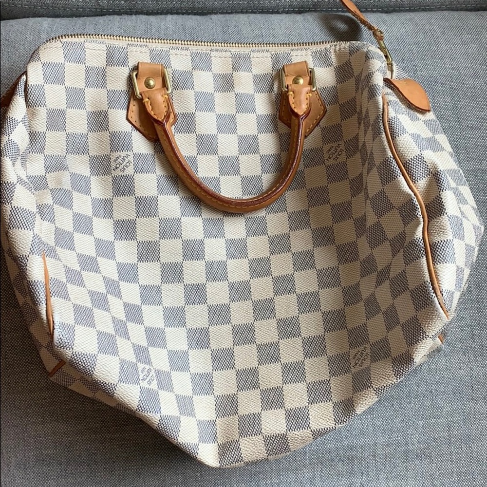 WHITE Authentic Louie Vuitton (Speedy 30)